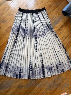 Pleated Tie-Dye Maxi Skirt — Black & White
